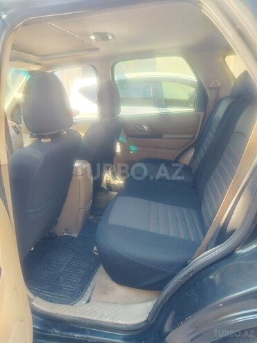 Ford Explorer-10