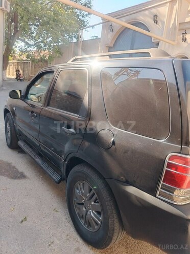 Ford Explorer-9