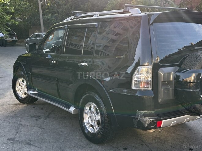 Mitsubishi Pajero-8