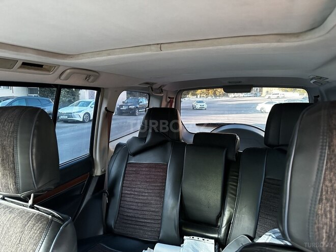 Mitsubishi Pajero-6