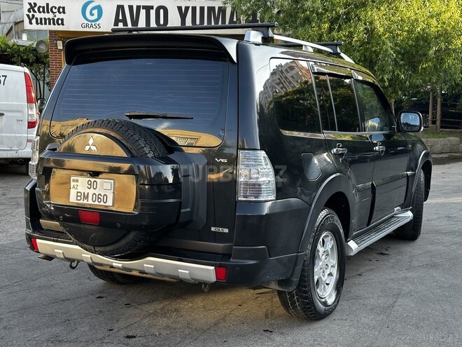 Mitsubishi Pajero-3