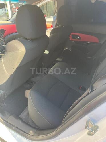 Chevrolet Cruze-13