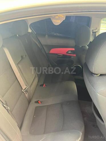 Chevrolet Cruze-14