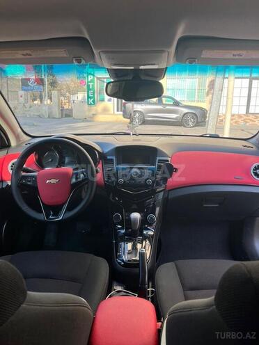 Chevrolet Cruze-12