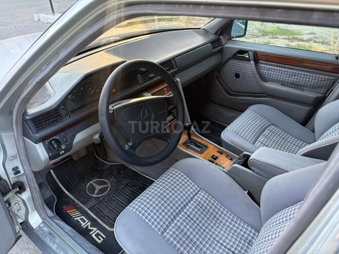 Mercedes 300 D-12