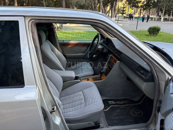 Mercedes 300 D-14