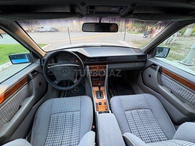Mercedes 300 D-11