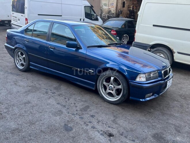 BMW 320-2