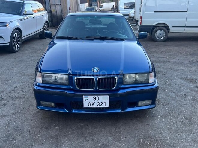 BMW 320-1