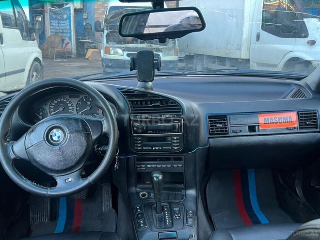 BMW 320-7