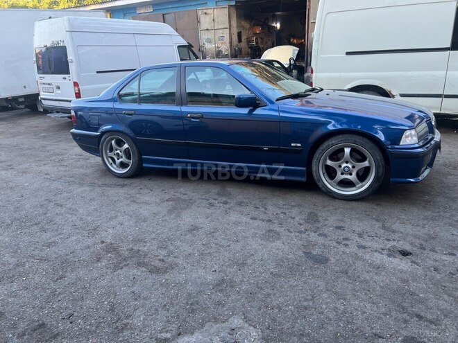 BMW 320-4