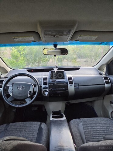 Toyota Prius-5