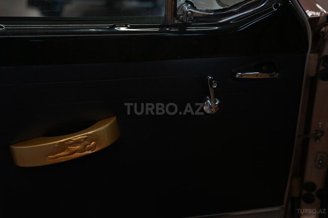 GAZ 24 "Volga"-4
