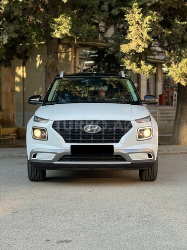 Hyundai Venue-11