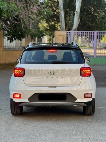 Hyundai Venue-2