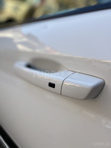 Hyundai Venue-15