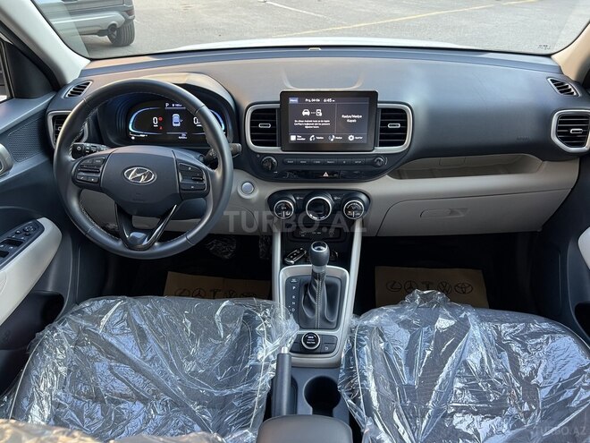 Hyundai Venue-3