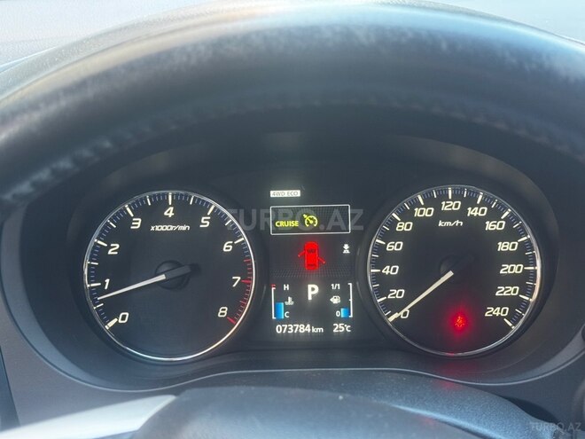 Mitsubishi Outlander-3