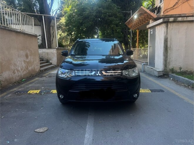 Mitsubishi Outlander-1