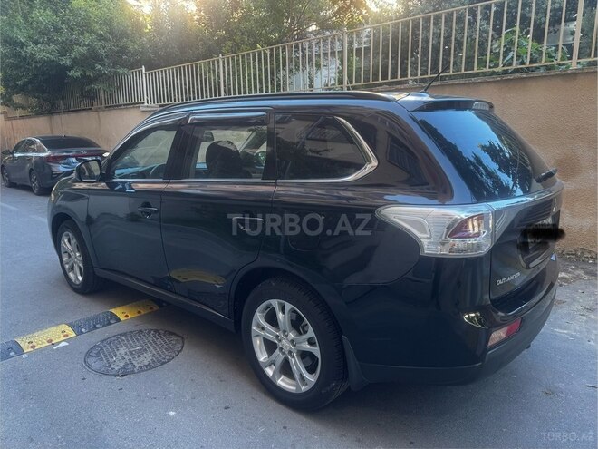 Mitsubishi Outlander-7