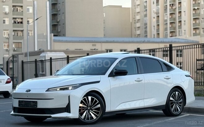 Changan Qiyuan A05-4