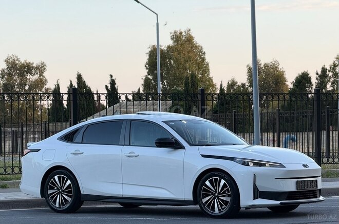 Changan Qiyuan A05-3