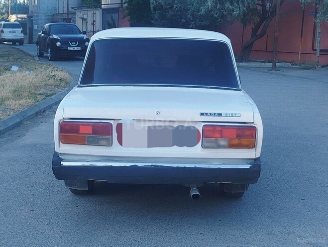 LADA (VAZ) 2107-2