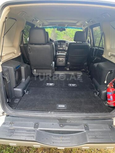 Mitsubishi Pajero-11