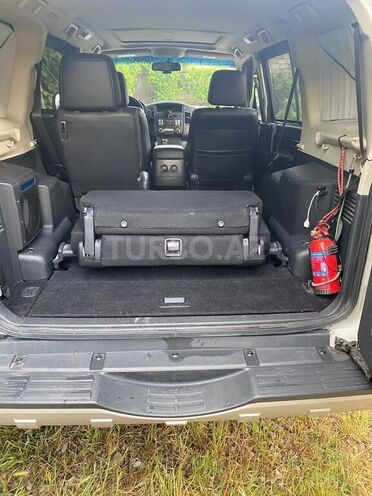 Mitsubishi Pajero-13