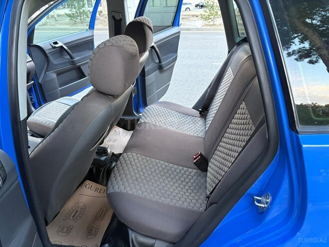 Volkswagen Polo-9