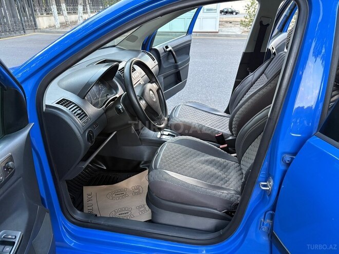 Volkswagen Polo-8