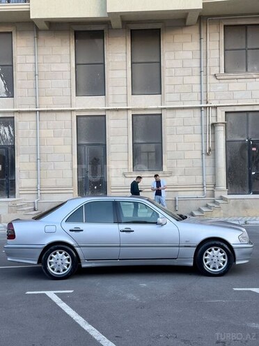Mercedes C 200-8