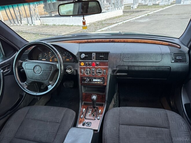 Mercedes C 200-13