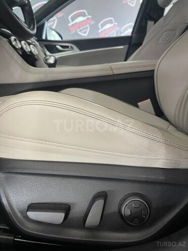 Genesis G70-8