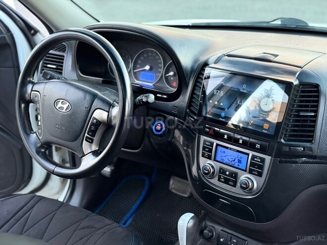 Hyundai Santa Fe-17