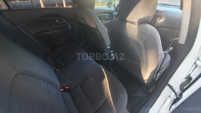 Kia Rio-11