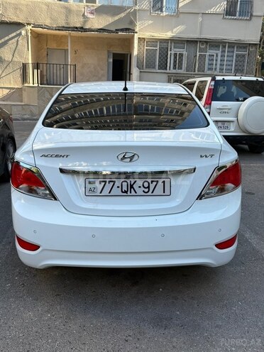 Hyundai Accent-2