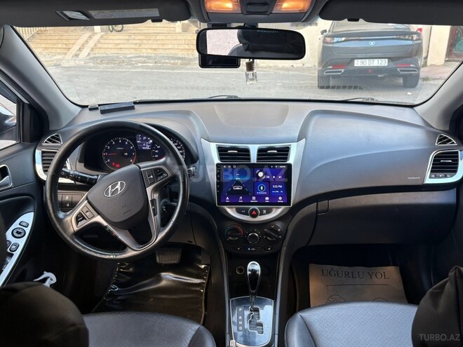 Hyundai Accent-5