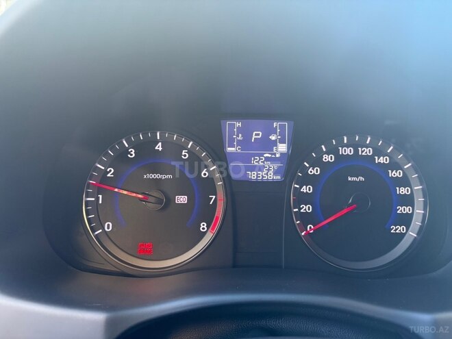 Hyundai Accent-6
