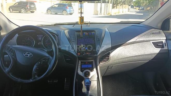 Hyundai Elantra-6