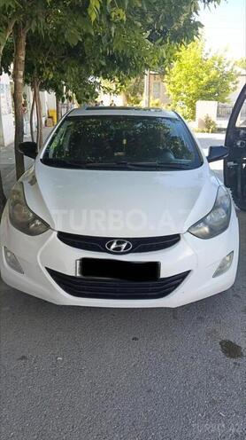 Hyundai Elantra-1