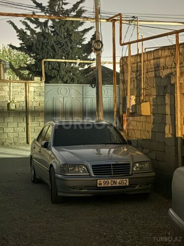 Mercedes C 240-11