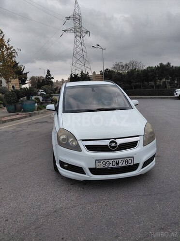 Opel Zafira-1