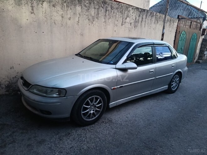 Opel Vectra-4
