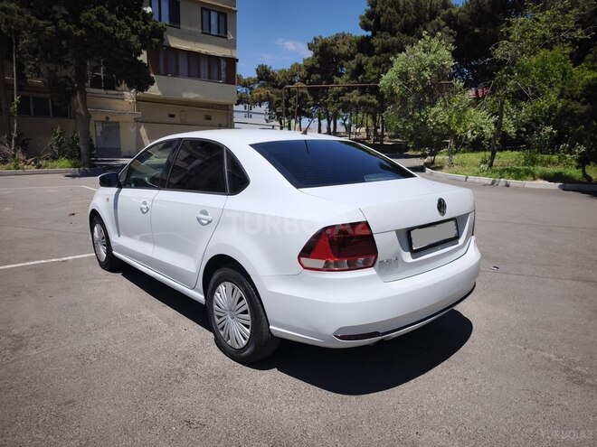 Volkswagen Polo-8