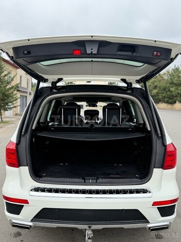 Mercedes GL 550 4MATIC-13