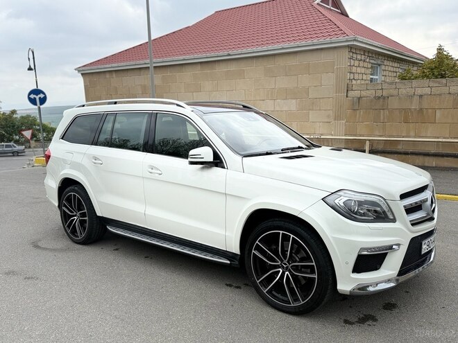 Mercedes GL 550 4MATIC-9