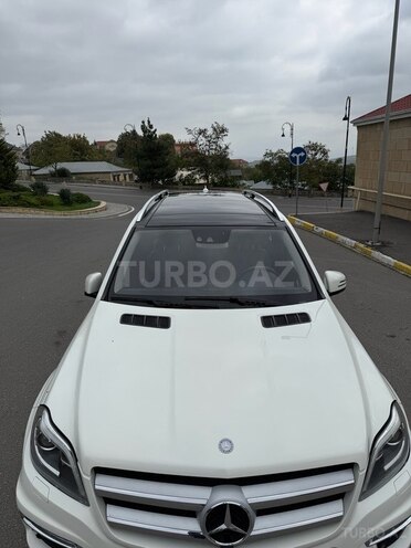 Mercedes GL 550 4MATIC-15