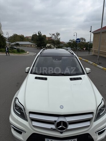 Mercedes GL 550 4MATIC-14