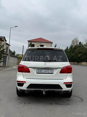 Mercedes GL 550 4MATIC-6